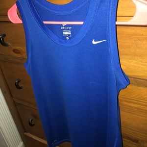 NIKE Drifit women’s medium workout tank